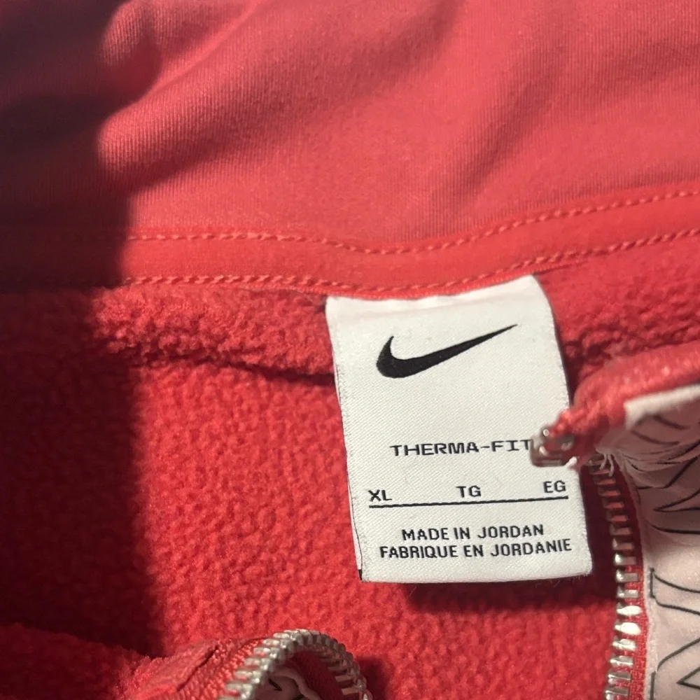 Nike pink Therma-Fit pullover - Picture 2 of 4